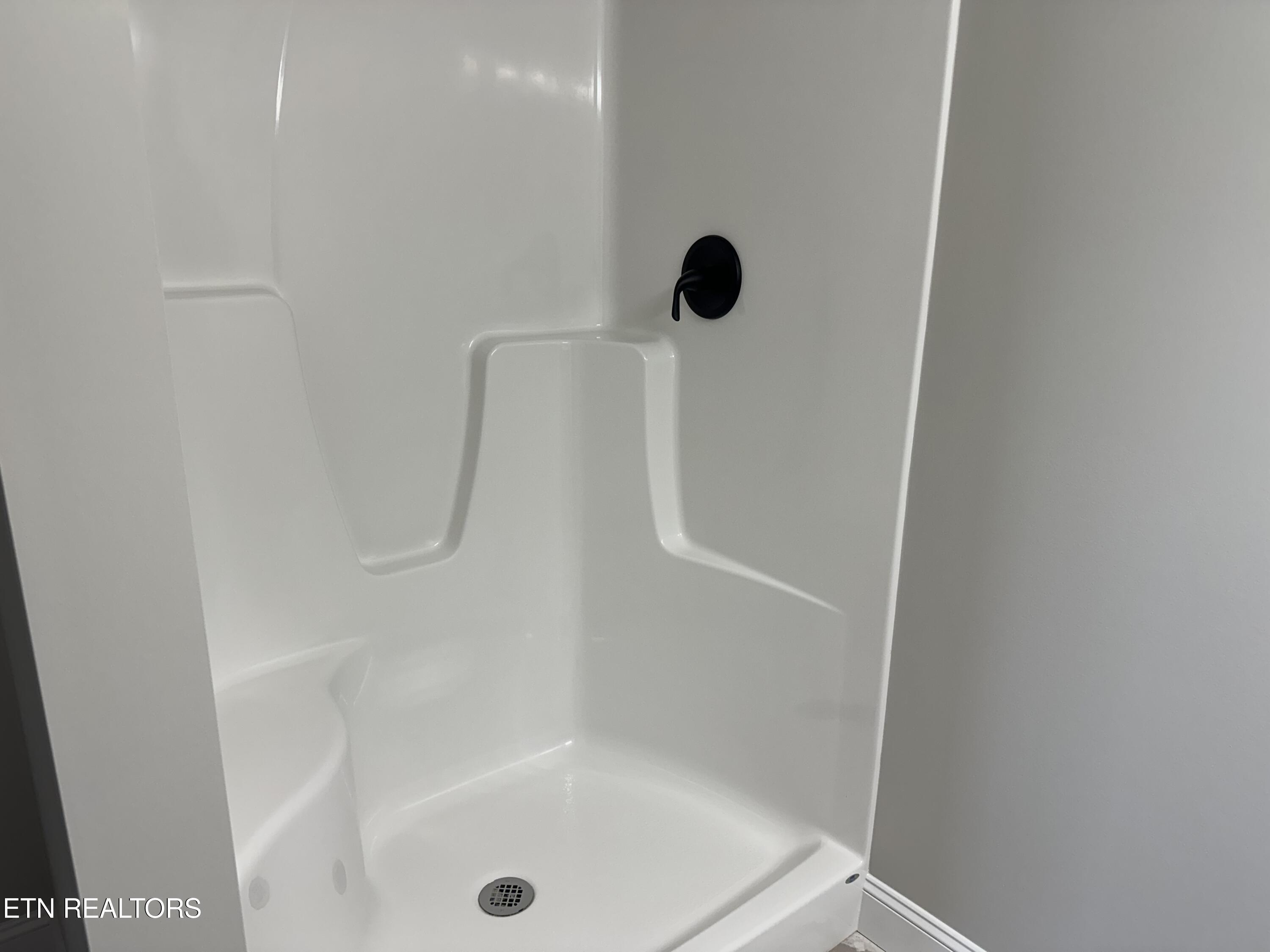 146 Middle Glen Road Maynardville, TN 37807 - Photo 12 of 22 En Suite