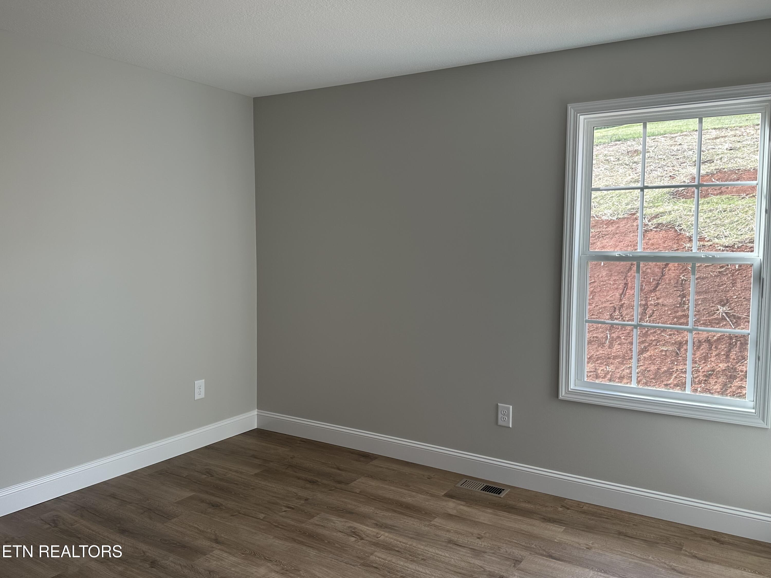 146 Middle Glen Road Maynardville, TN 37807 - Photo 16 of 22 Bedroom 3