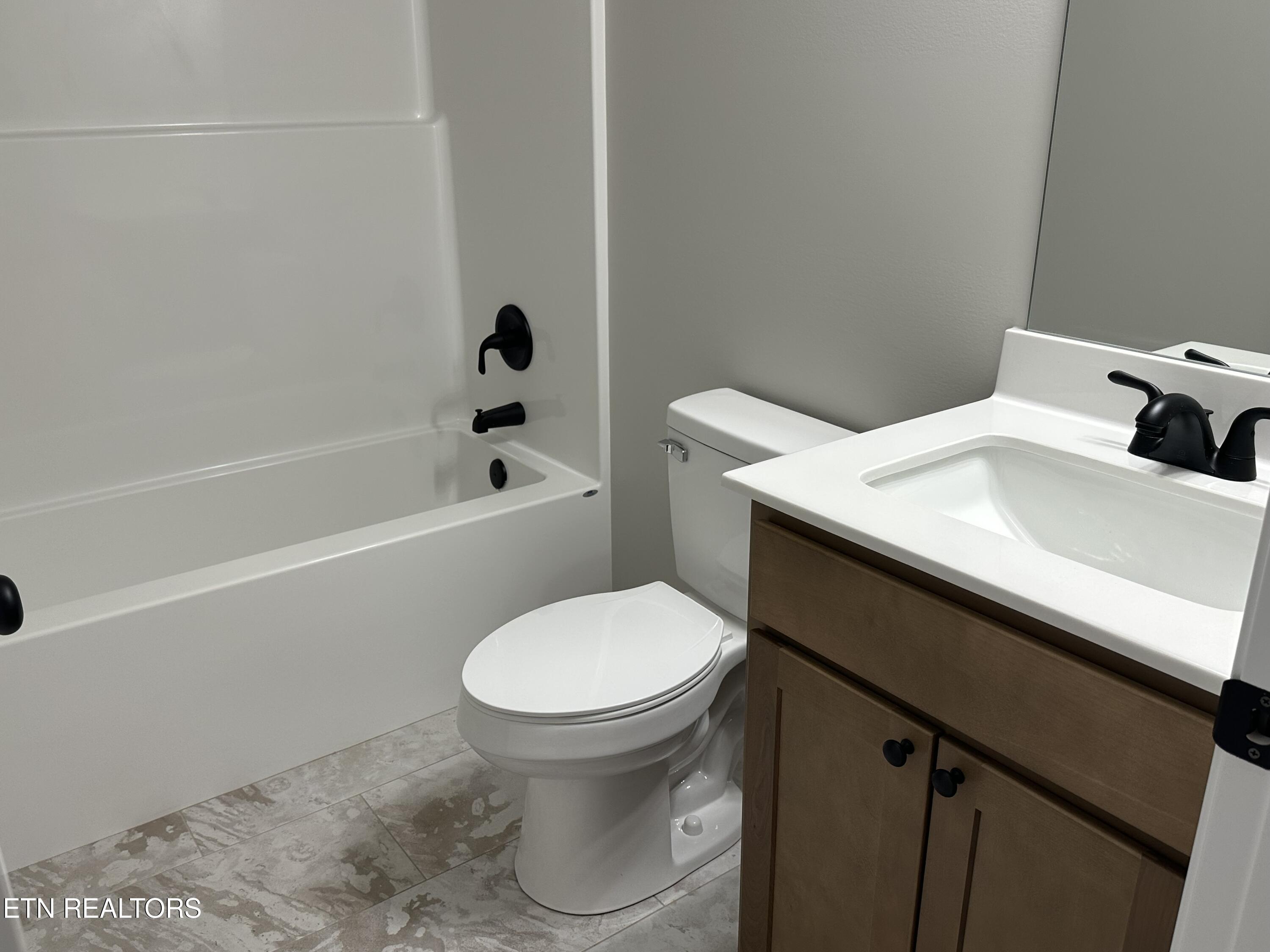 146 Middle Glen Road Maynardville, TN 37807 - Photo 18 of 22 Guest Bath