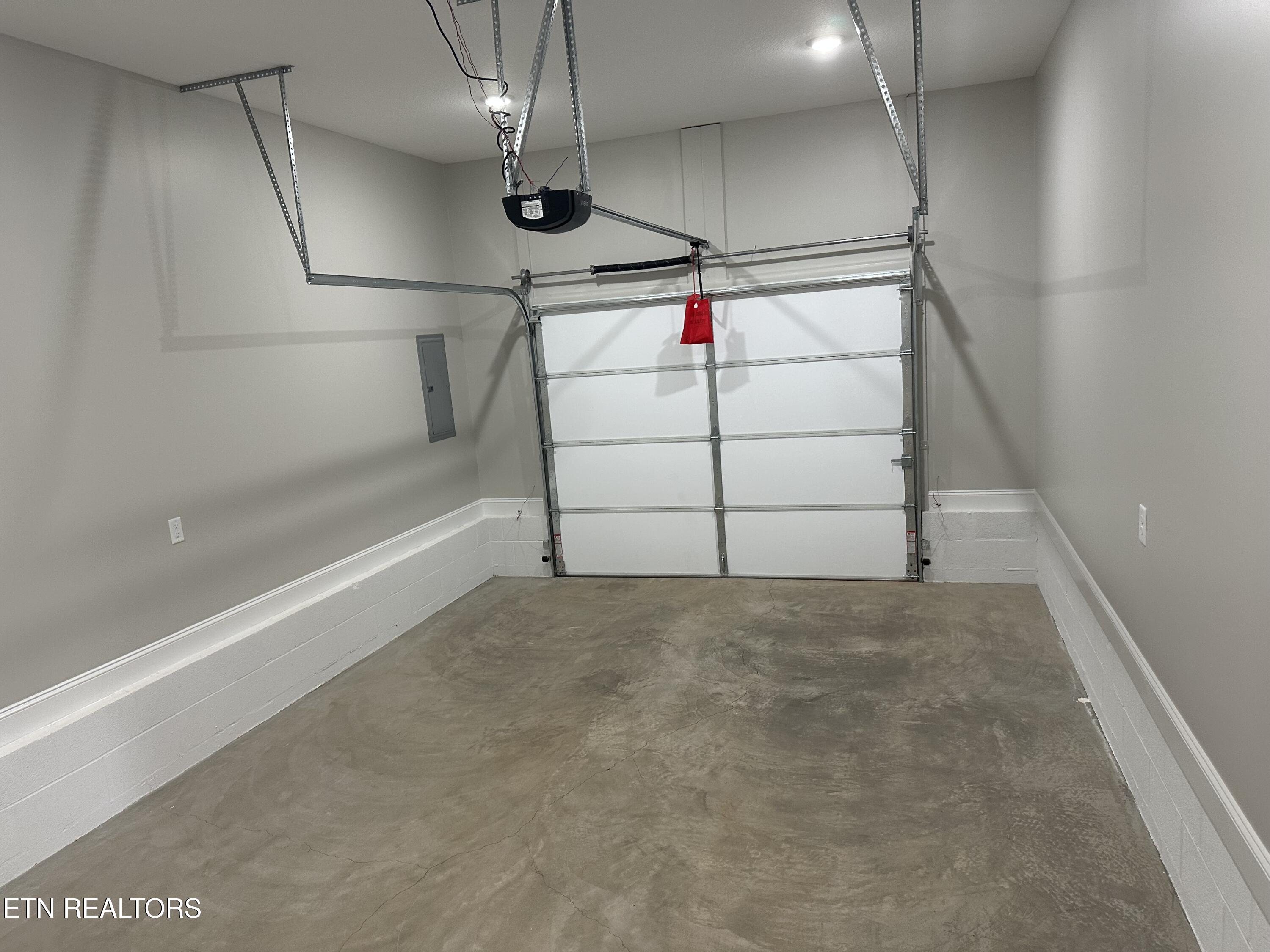 146 Middle Glen Road Maynardville, TN 37807 - Photo 20 of 22 One Car Garage