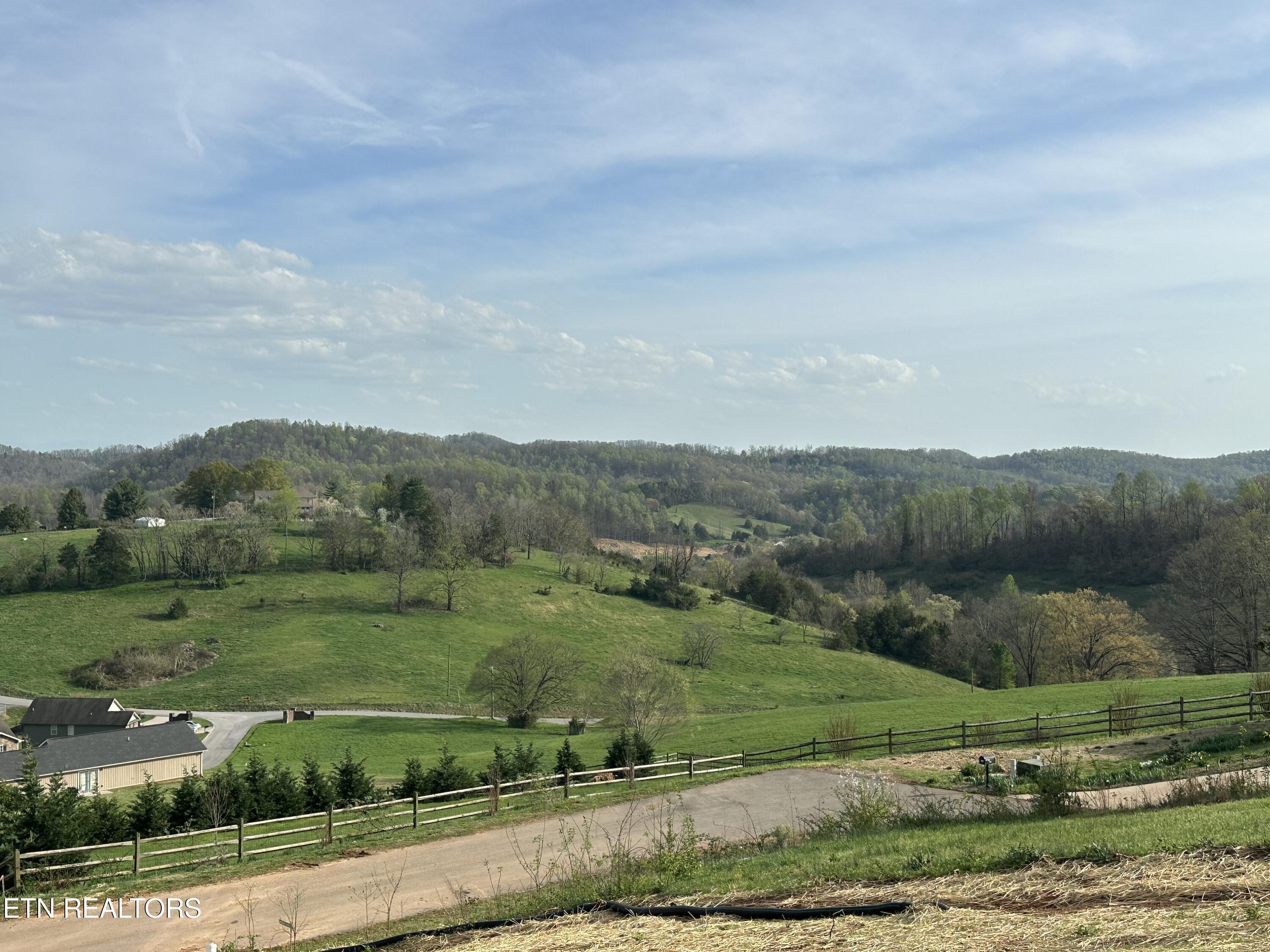 146 Middle Glen Road Maynardville, TN 37807 - Photo 22 of 22 Front Porch View