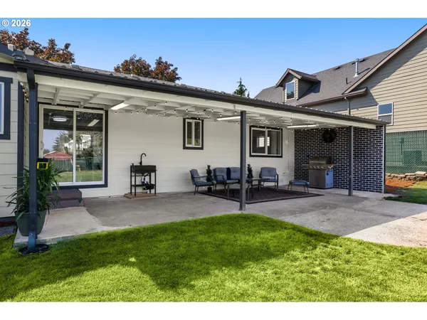 $600,000 | 28421 Southeast Lusted Road, Gresham, OR 97080