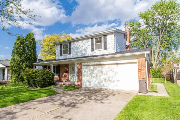$350,000 | 2118 Alexander Drive, Troy, MI 48083