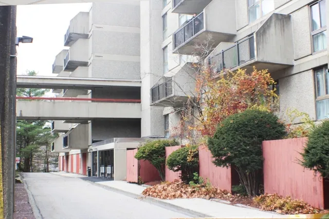 $2,100 | 55 Tall Oaks Drive, Unit 407, Weymouth, MA 02190