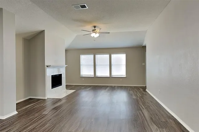 $2,350 | 310 Montana Drive, Arlington, TX 76002