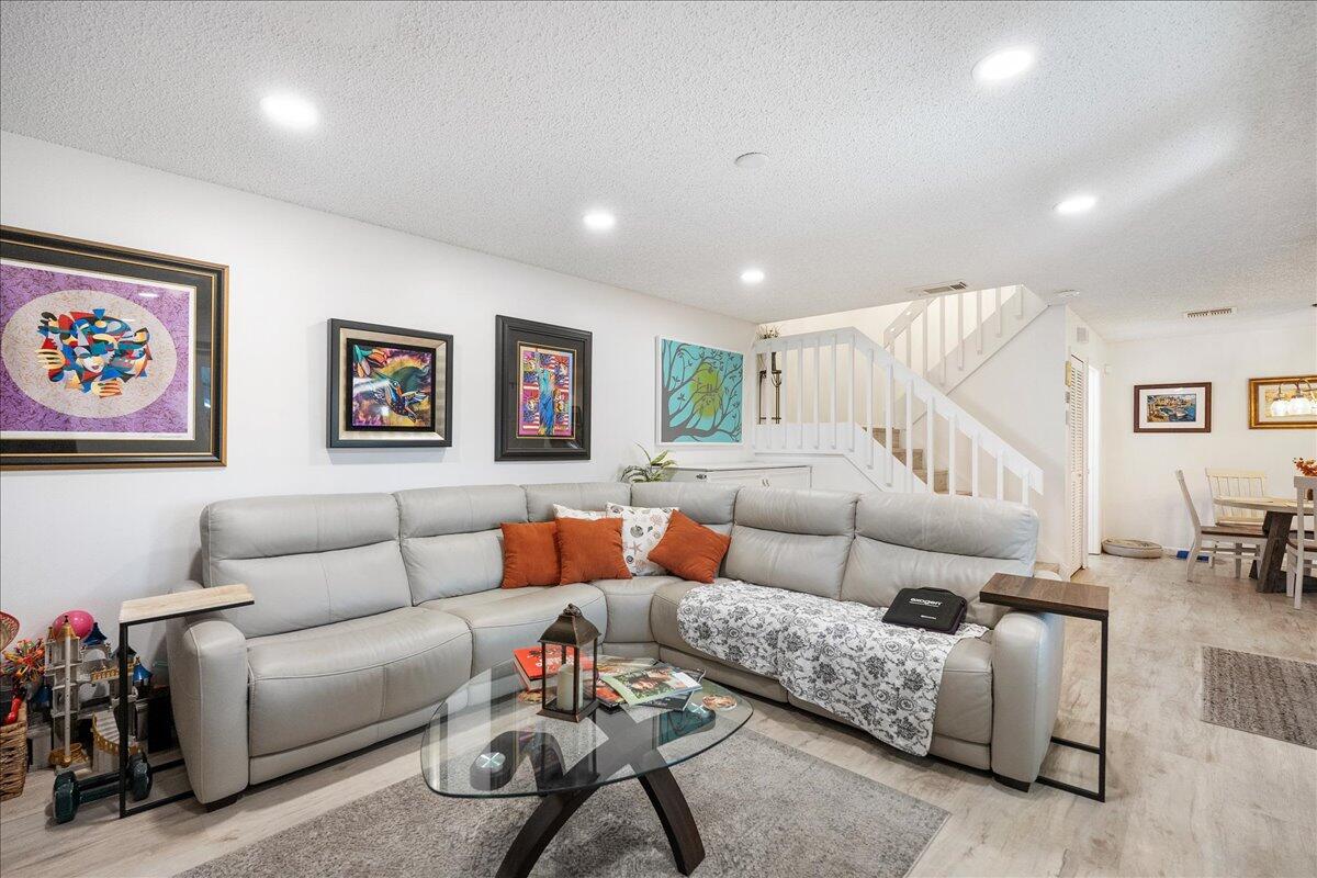 2604 Southeast King Arthurs Ct Unit D
