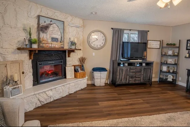 $205,000 | 304 Lumar Drive, Pearl City, IL 61062