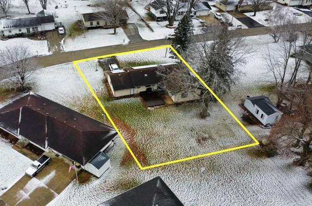 $205,000 | 304 Lumar Drive, Pearl City, IL 61062