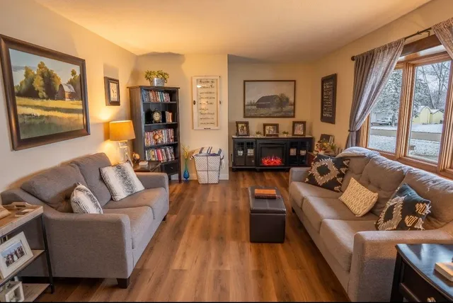 $205,000 | 304 Lumar Drive, Pearl City, IL 61062