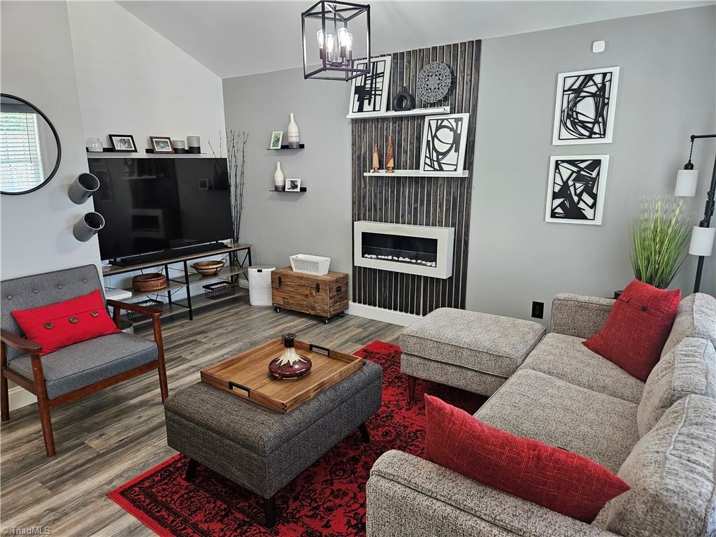 505 Kent Court High Point, NC 27260 - Photo 2 of 31