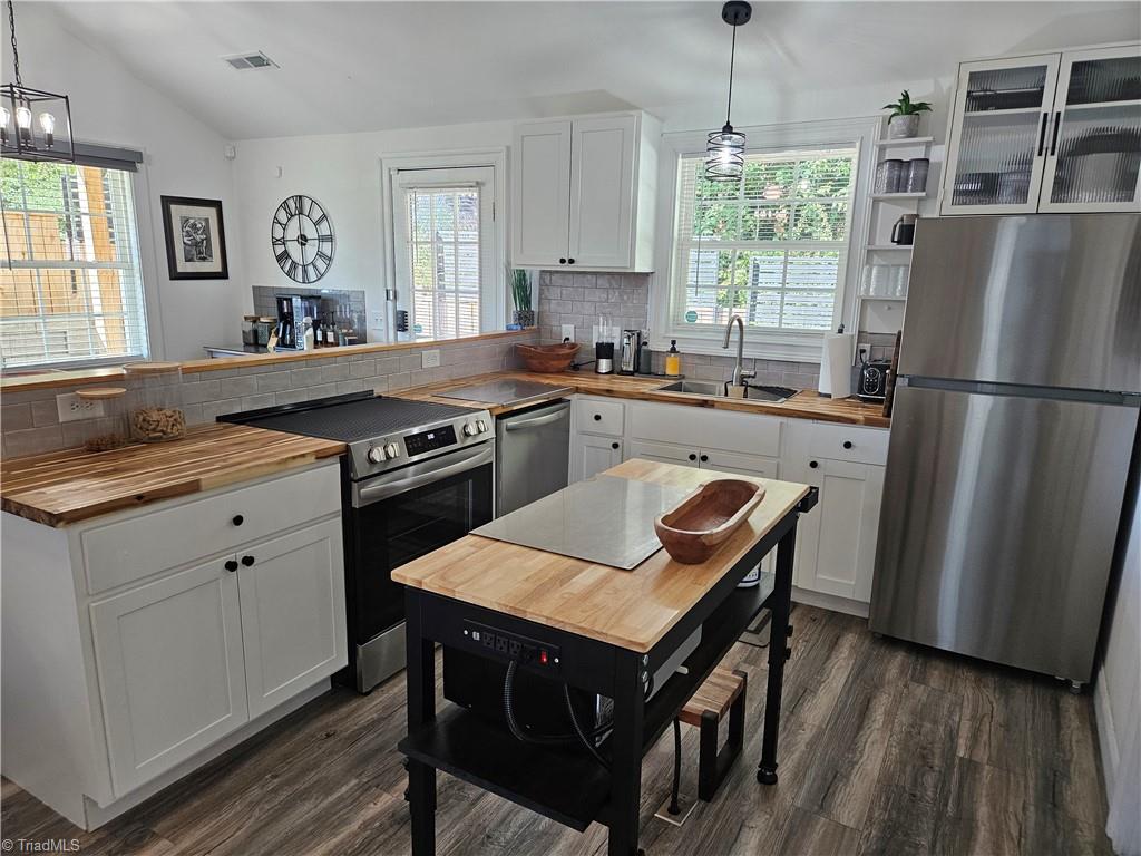 505 Kent Court High Point, NC 27260 - Photo 4 of 31