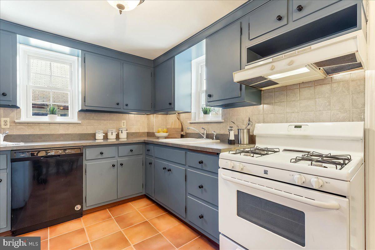 951 Radnor Road Wayne, PA 19087 - Photo 11 of 31