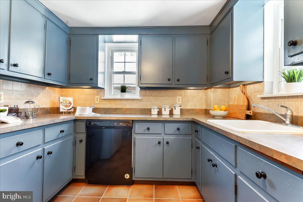 951 Radnor Road Wayne, PA 19087 - Photo 12 of 31