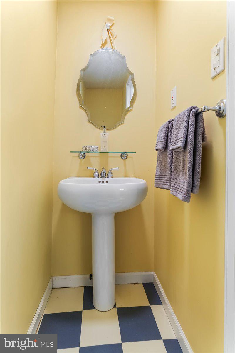 951 Radnor Road Wayne, PA 19087 - Photo 18 of 31