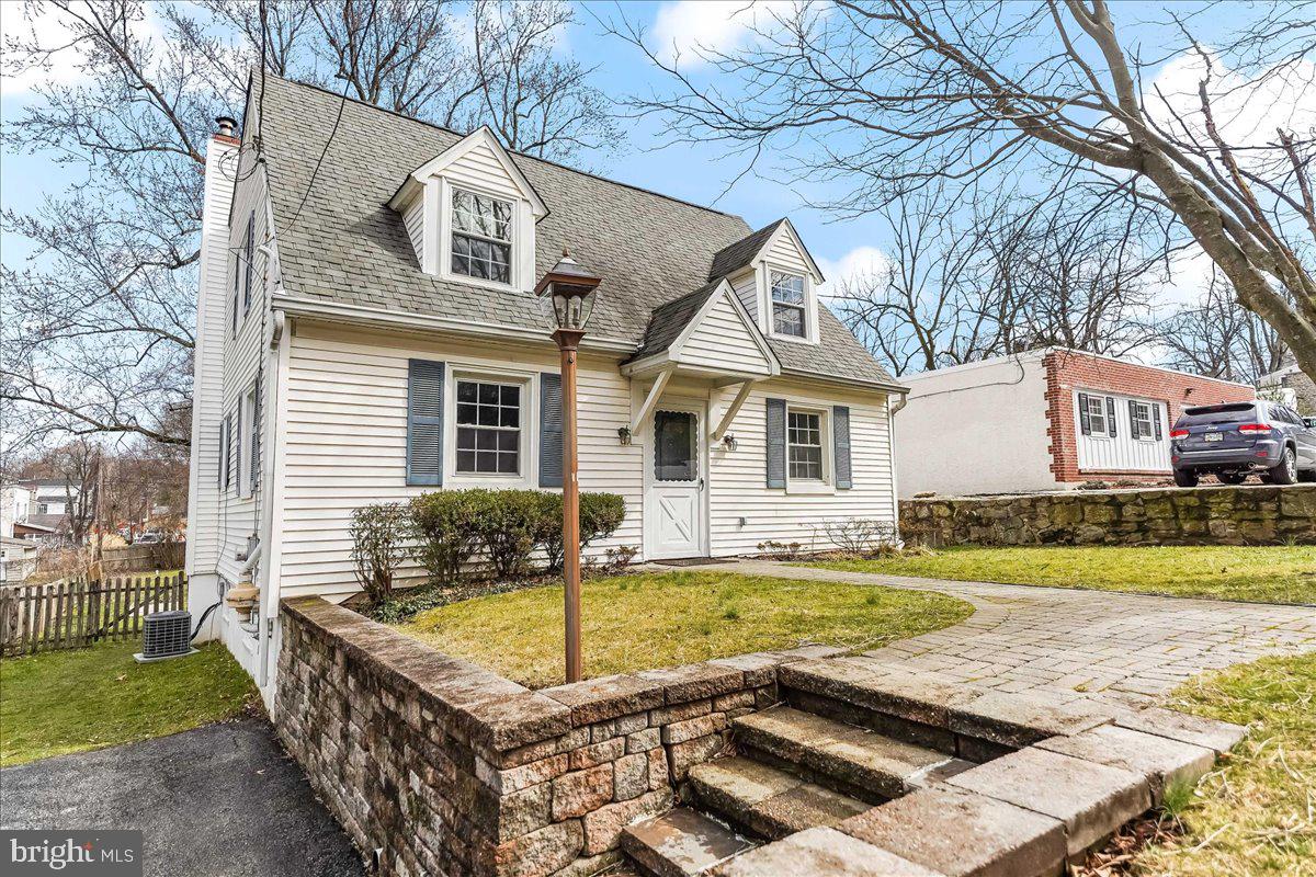 951 Radnor Road Wayne, PA 19087 - Photo 2 of 31