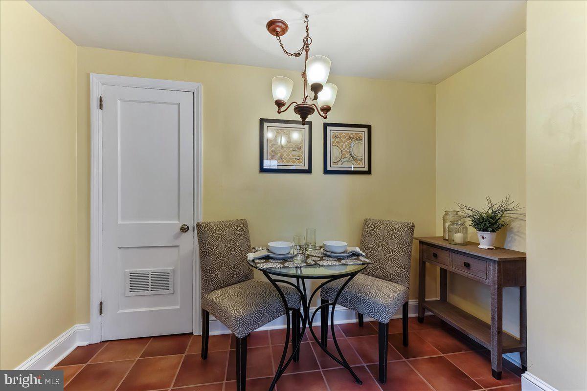 951 Radnor Road Wayne, PA 19087 - Photo 9 of 31