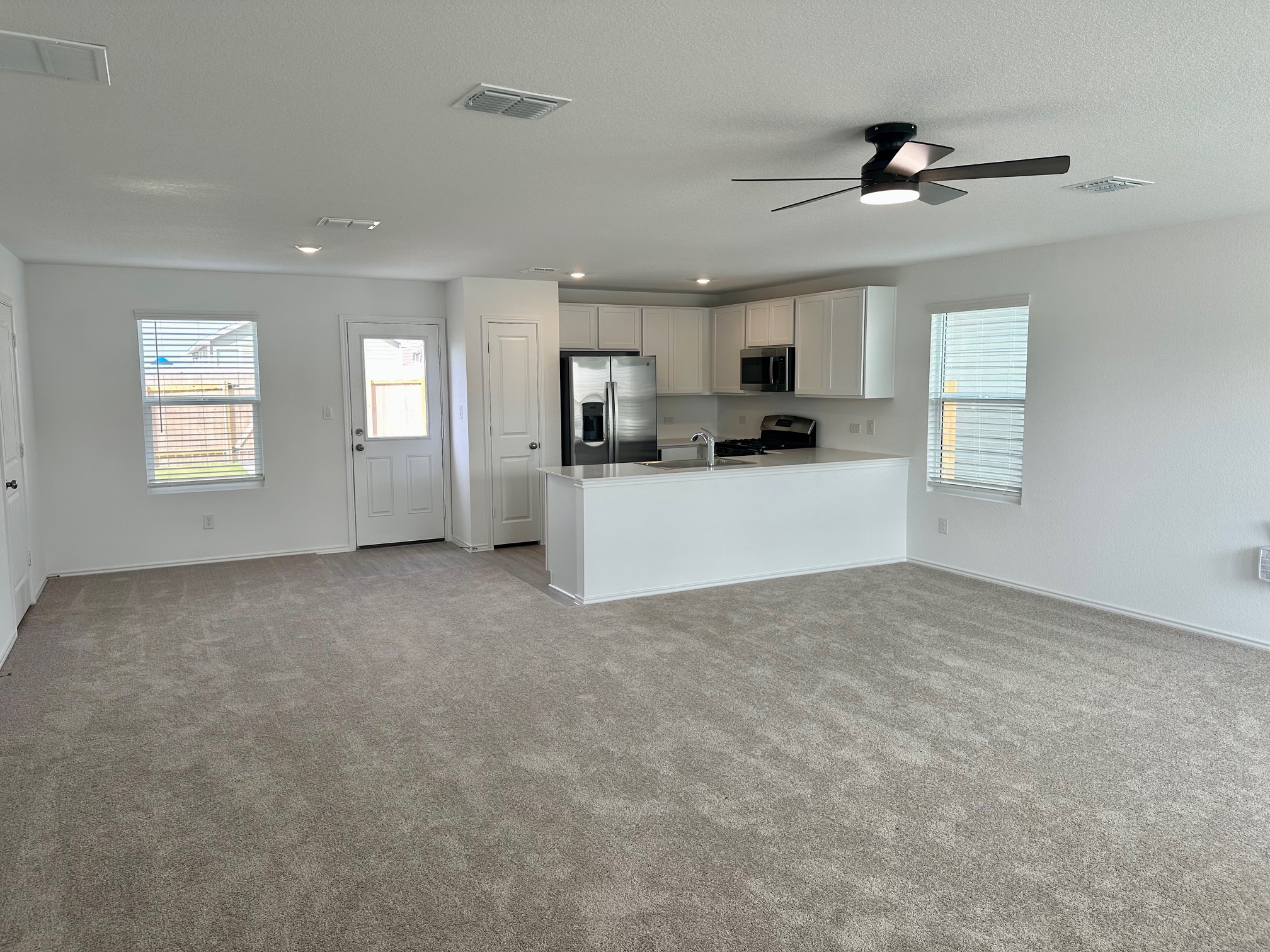 228 Sormonne Loop Kyle, TX 78640 - Photo 8 of 31