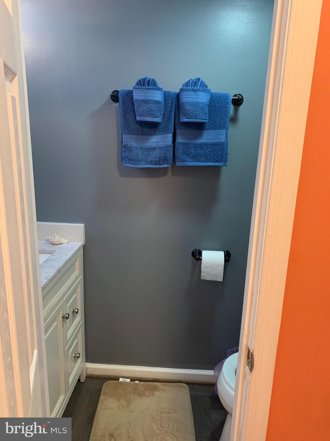 8519 Stonewall Road Manassas, VA 20110 - Photo 22 of 26 Hallway