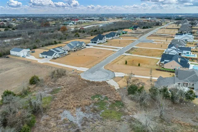 $245,000 | 256 Blackthorn Drive, Van Alstyne, TX 75495