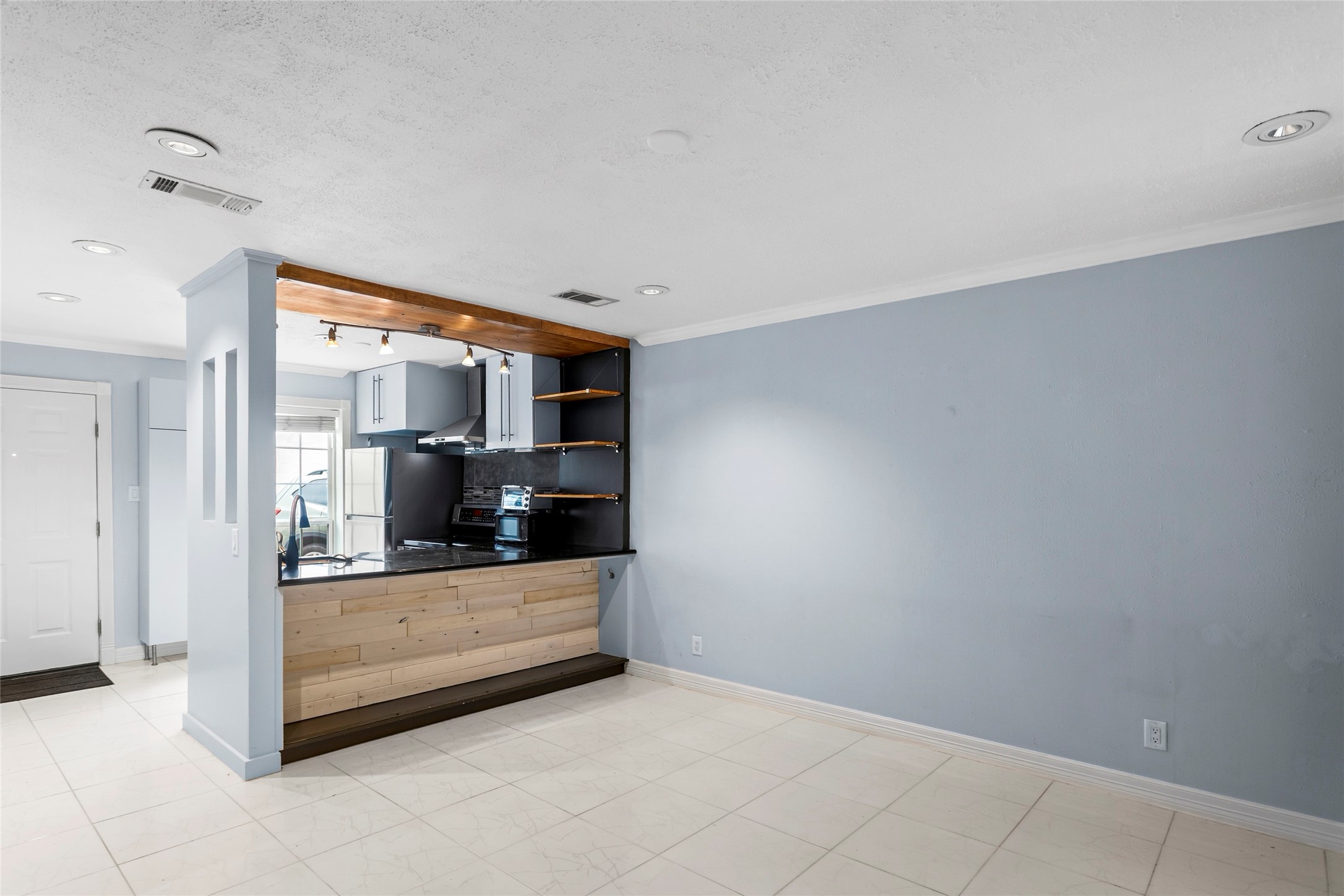 1205 Autrey Street, Unit 13 Houston, TX 77006 - Photo 3 of 25