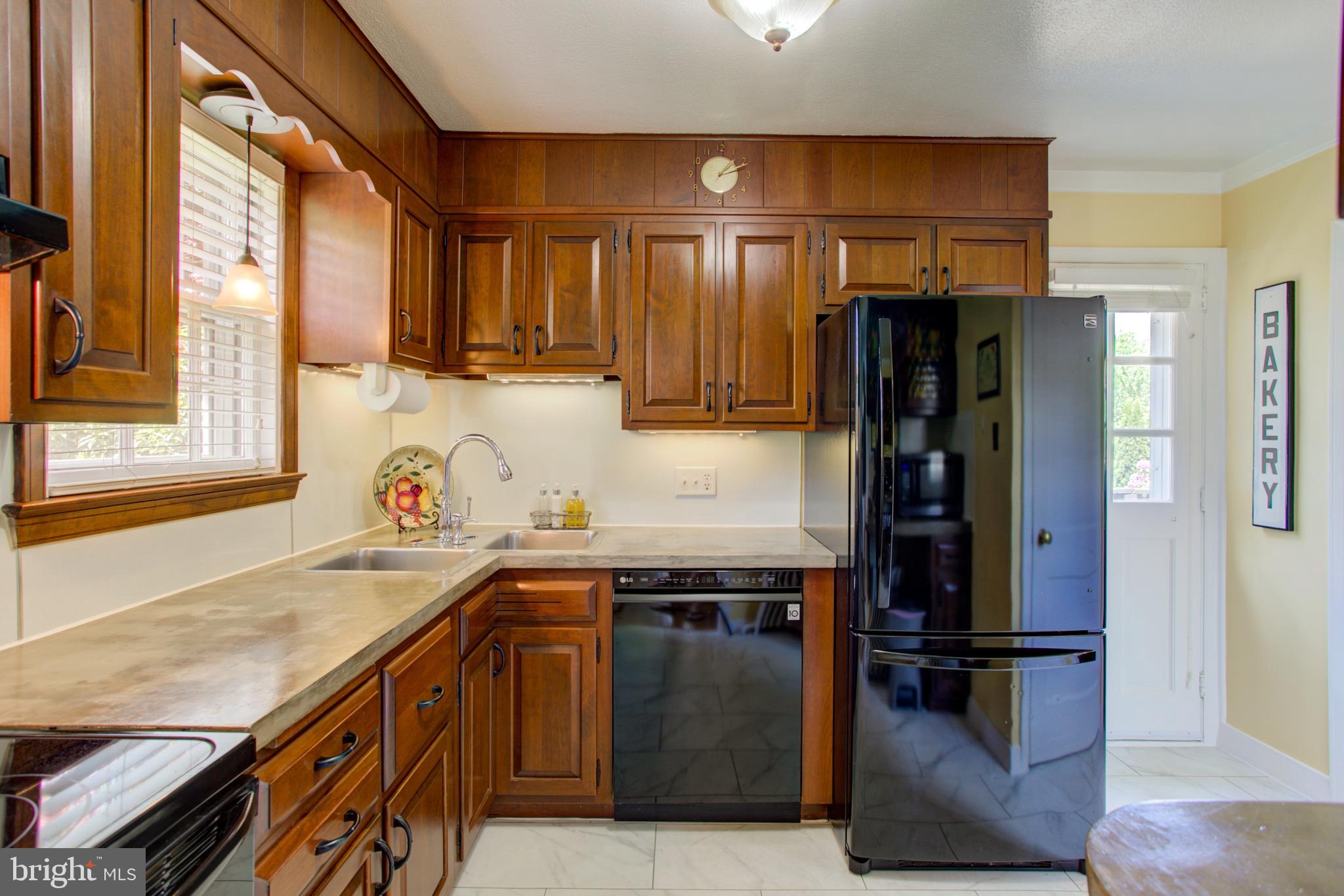 345 Abbeyville Road Lancaster, PA 17603 - Photo 9 of 41 Gallery Image 9