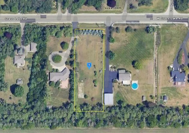 $77,999 | 23901 West Grass Lake Road, Antioch, IL 60002