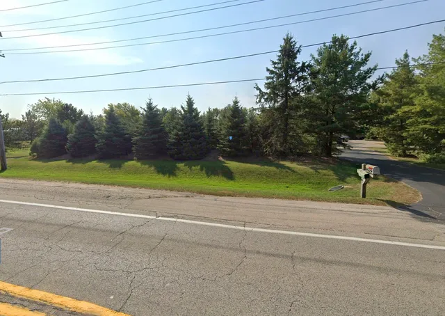 $77,999 | 23901 West Grass Lake Road, Antioch, IL 60002