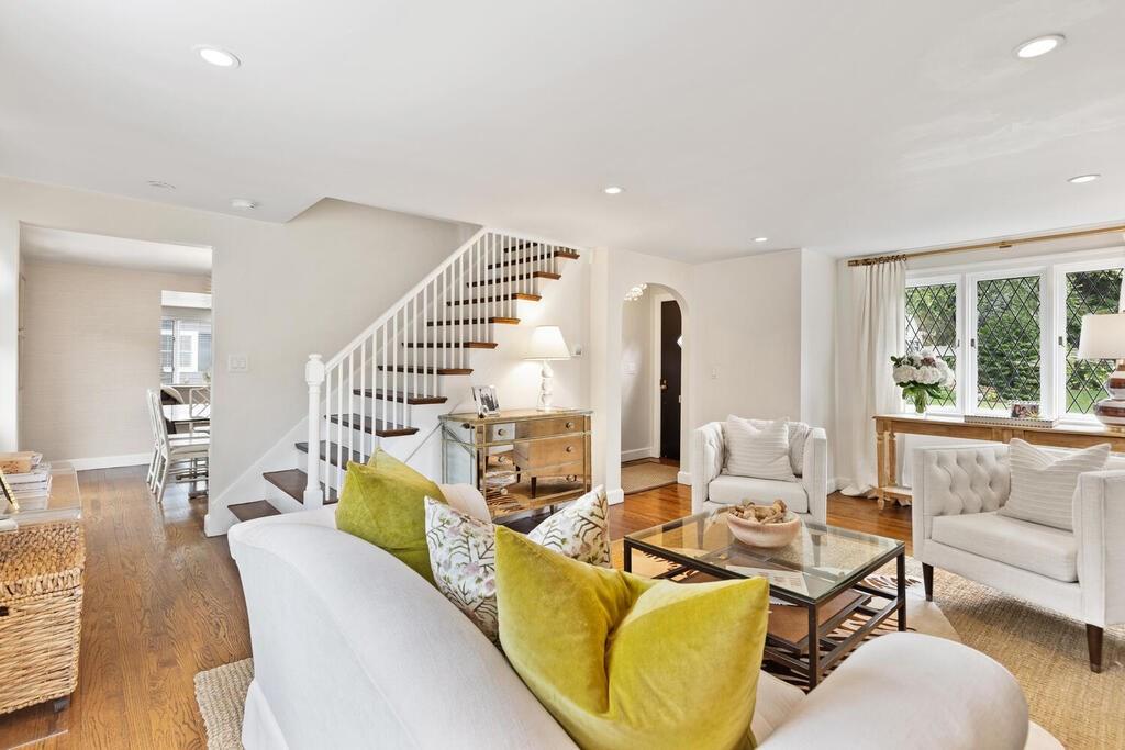31 Canterbury Road Winchester, MA 01890 - Photo 8 of 33 Gallery Image 8