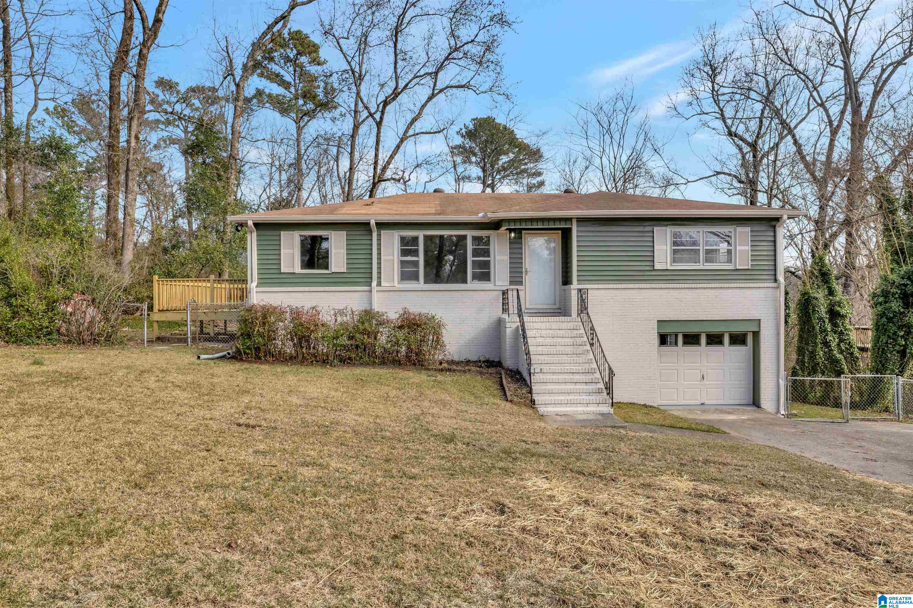 412 Sunhill Road Northwest Birmingham, AL 35215 - Photo 2 of 23