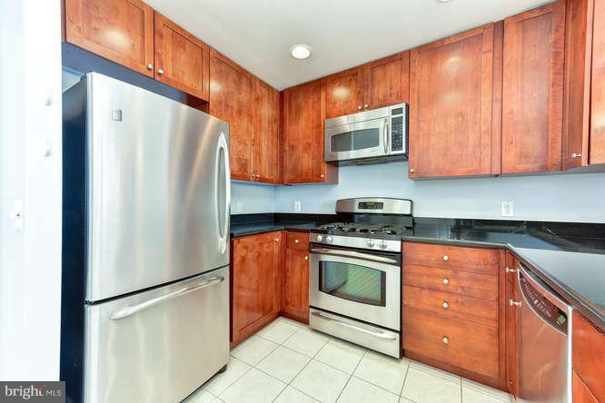 3600 South Glebe Road, Unit 604W Arlington, VA 22202 - Photo 12 of 30 Kitchen