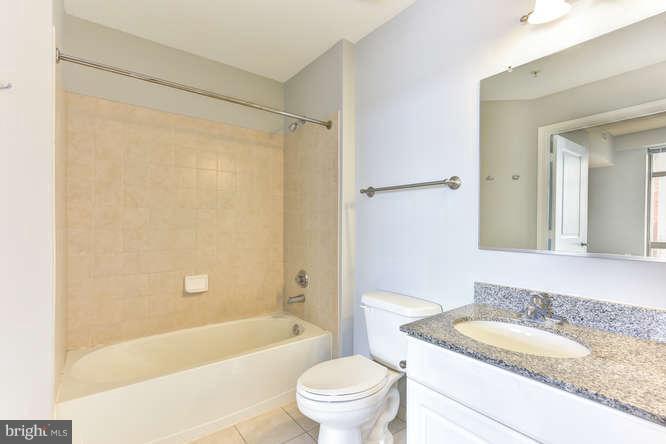 3600 South Glebe Road, Unit 604W Arlington, VA 22202 - Photo 21 of 30 Bath