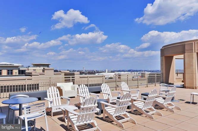 3600 South Glebe Road, Unit 604W Arlington, VA 22202 - Photo 29 of 30 Rooftop Patio