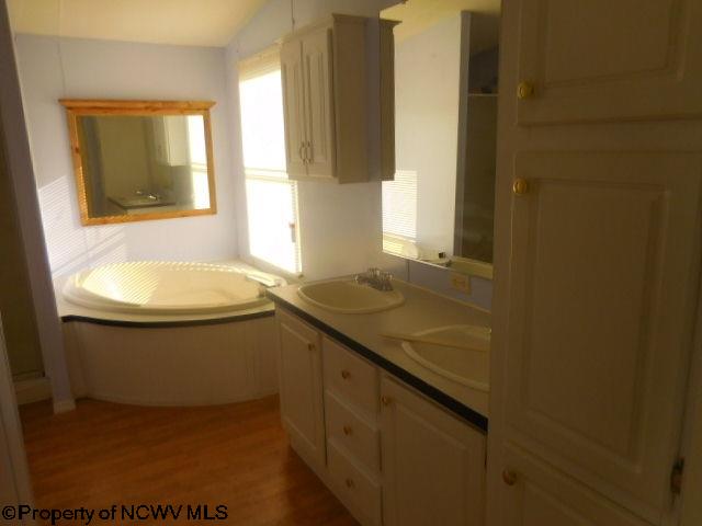 38 Rapp Drive Davis, WV 26260 - Photo 5 of 10 Gallery Image 5