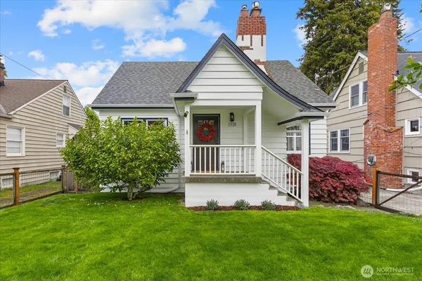 $1,049,950 | 1020 Northeast 100th Street, Seattle, WA 98125