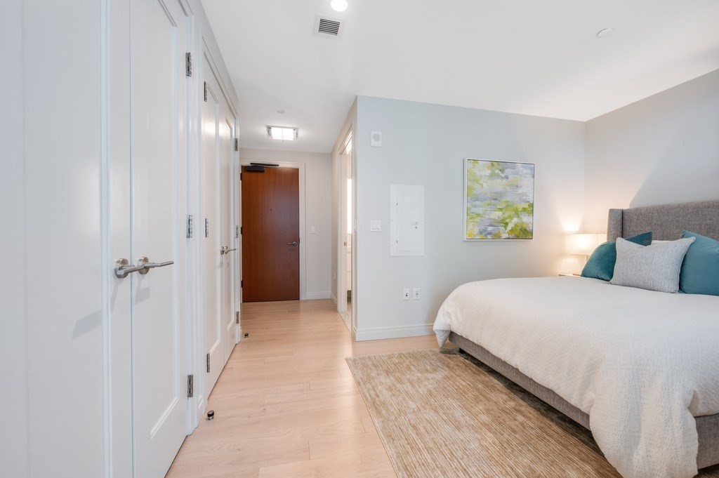 135 Seaport Boulevard, Unit 1712 Boston, MA 02210 - Photo 12 of 26