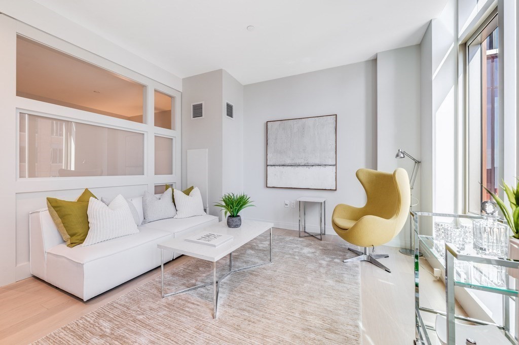 135 Seaport Boulevard, Unit 1712 Boston, MA 02210 - Photo 3 of 26