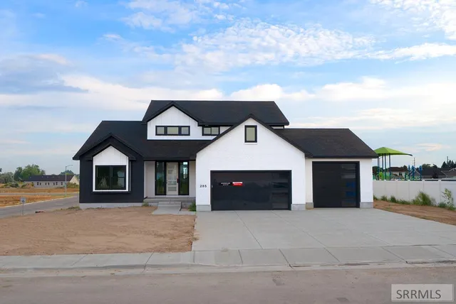 $670,000 | 285 Moonlight Drive, Shelley, ID 83274