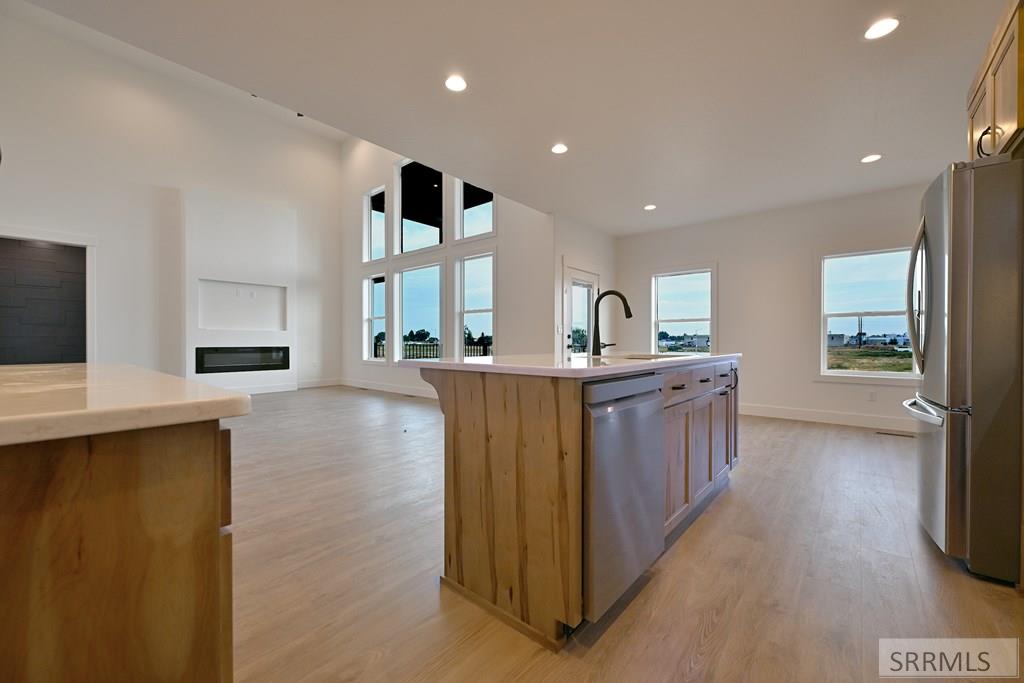 285 Moonlight Drive Shelley, ID 83274 - Photo 17 of 51 Kitchen to Dining Area/Great Room