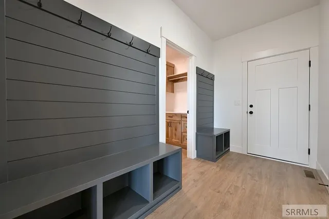 $670,000 | 285 Moonlight Drive, Shelley, ID 83274