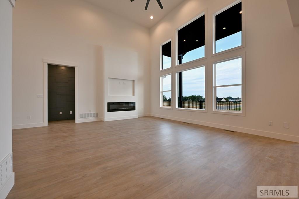 285 Moonlight Drive Shelley, ID 83274 - Photo 9 of 51 Great Room