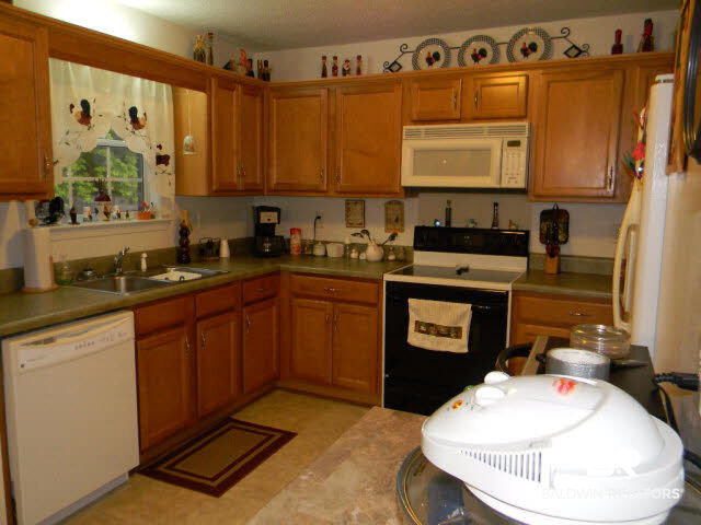 20005 Boulder Lane Robertsdale, AL 36567 - Photo 5 of 20 Kitchen will all appliances conveying