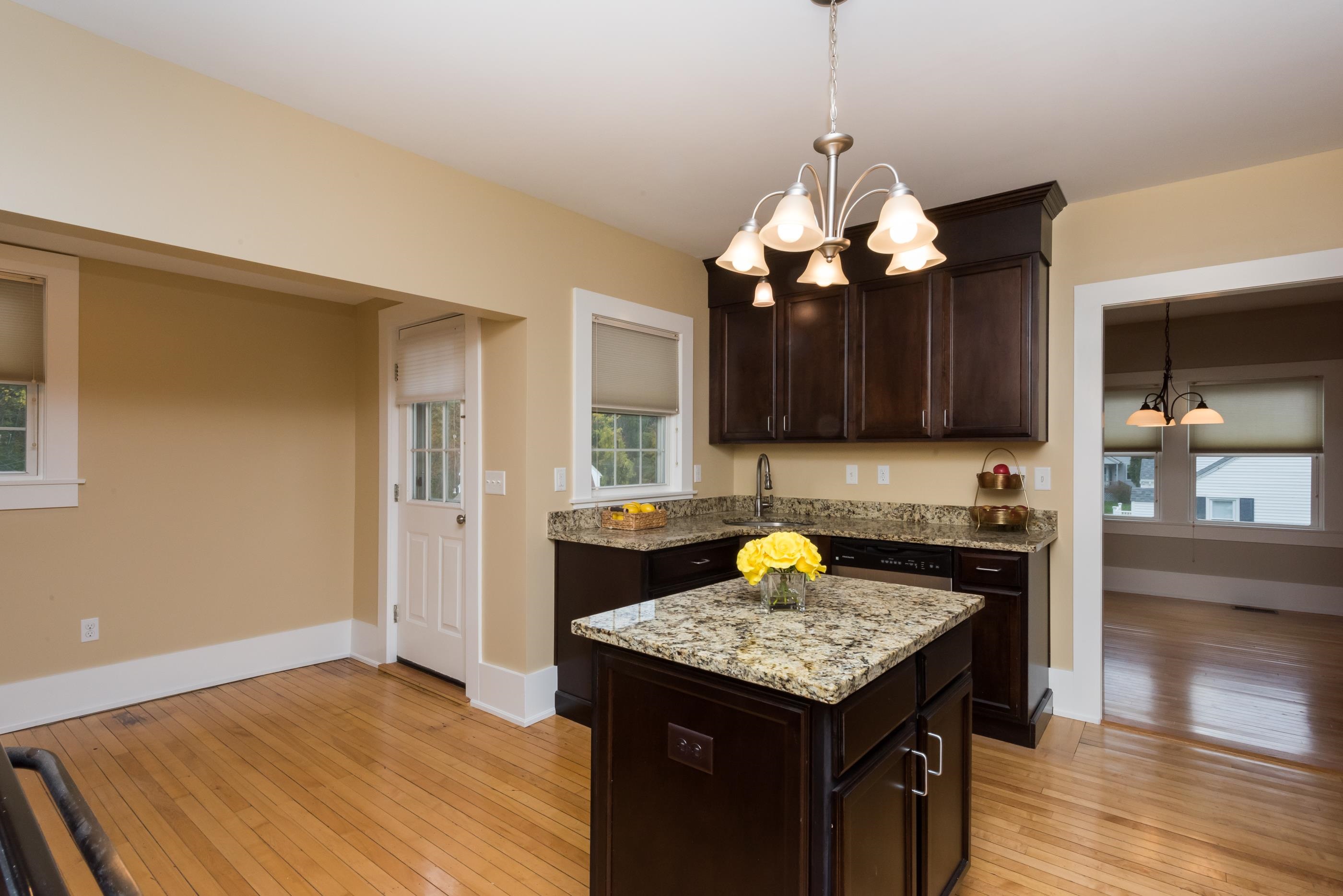 5 Brookline Avenue Dover, NH 03820 - Photo 5 of 42