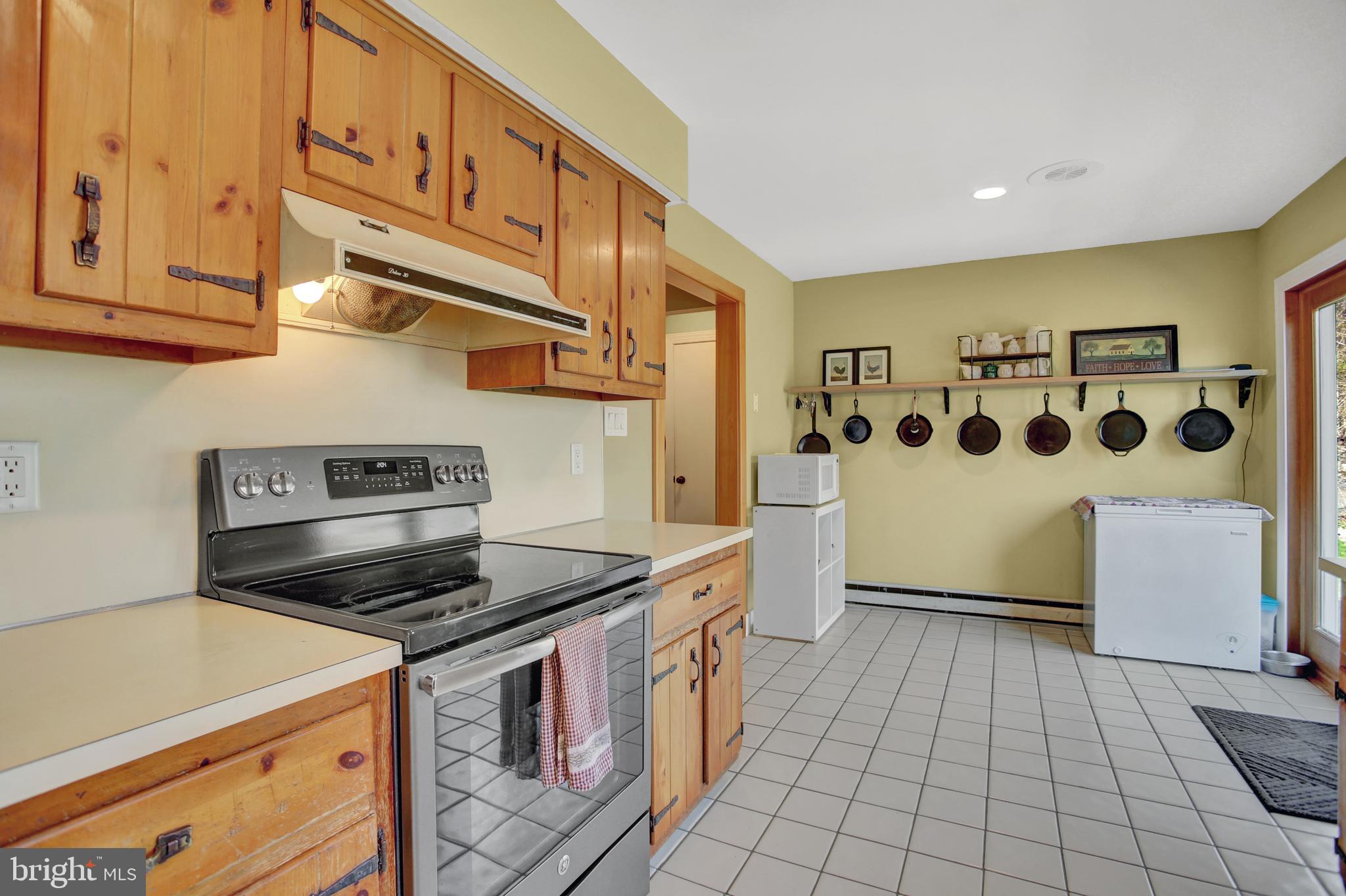 918 Henning Road Perkiomenville, PA 18074 - Photo 15 of 33 Kitchen