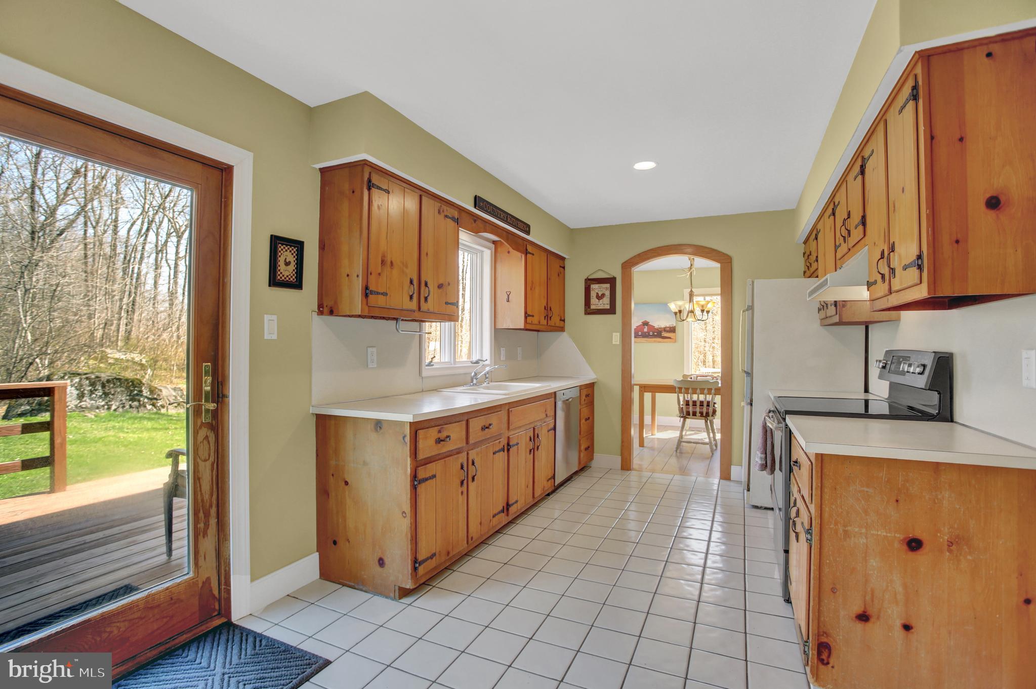 918 Henning Road Perkiomenville, PA 18074 - Photo 17 of 33 Eat In Kitchen