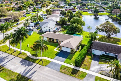 $665,000 | 1000 Southwest 127th Terrace, Davie, FL 33325