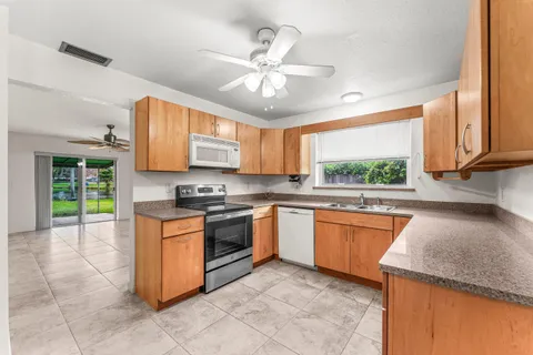 $665,000 | 1000 Southwest 127th Terrace, Davie, FL 33325