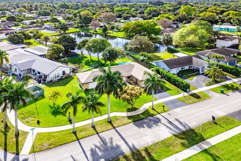 $665,000 | 1000 Southwest 127th Terrace, Davie, FL 33325