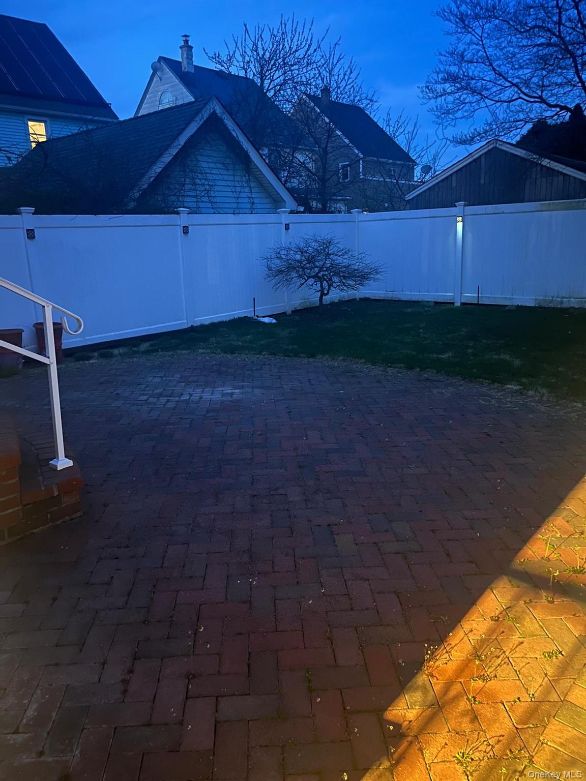 89 Carstairs Road Valley Stream, NY 11581 - Photo 10 of 12