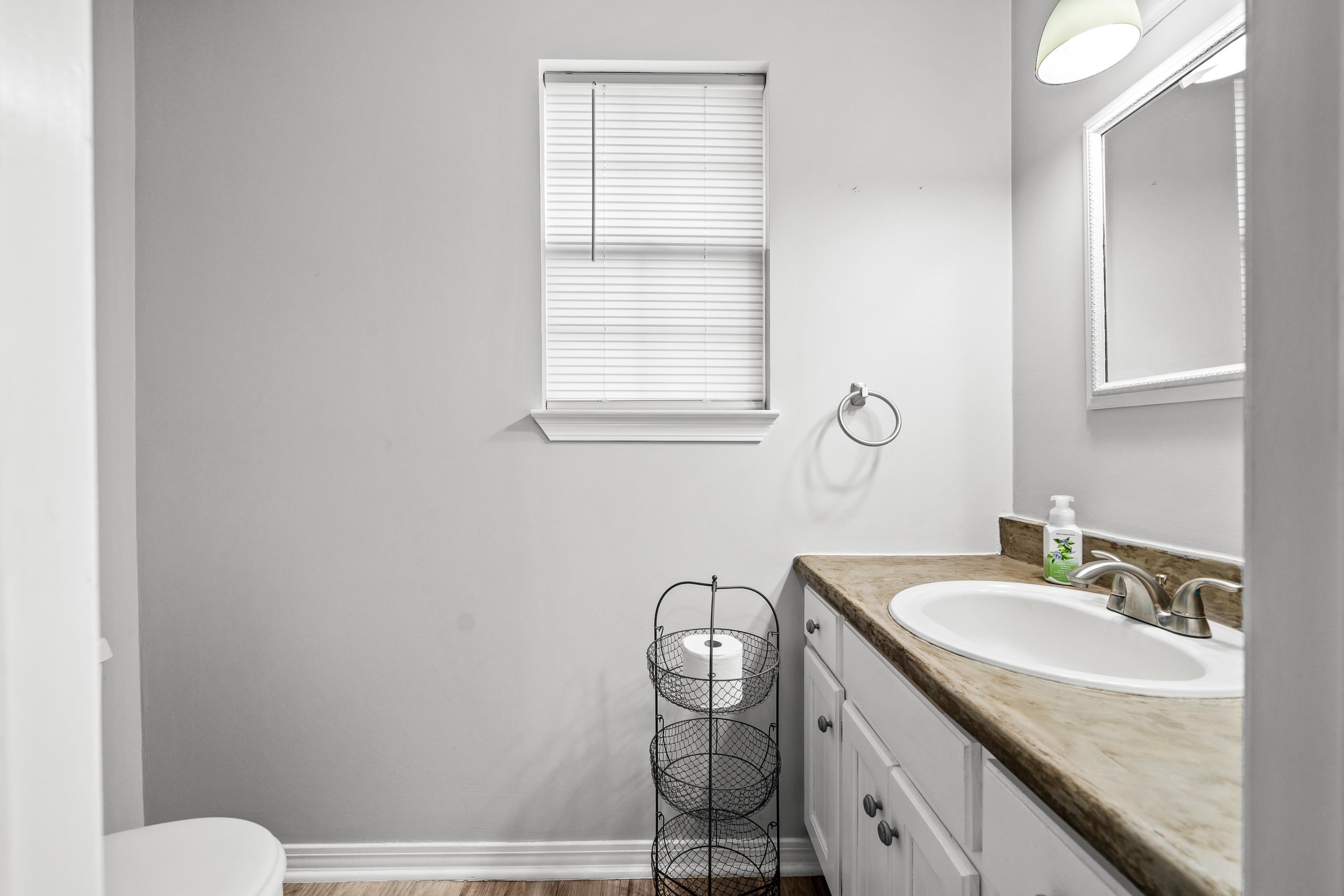 511 Ridgewood Drive Daphne, AL 36526 - Photo 36 of 59 Bathroom