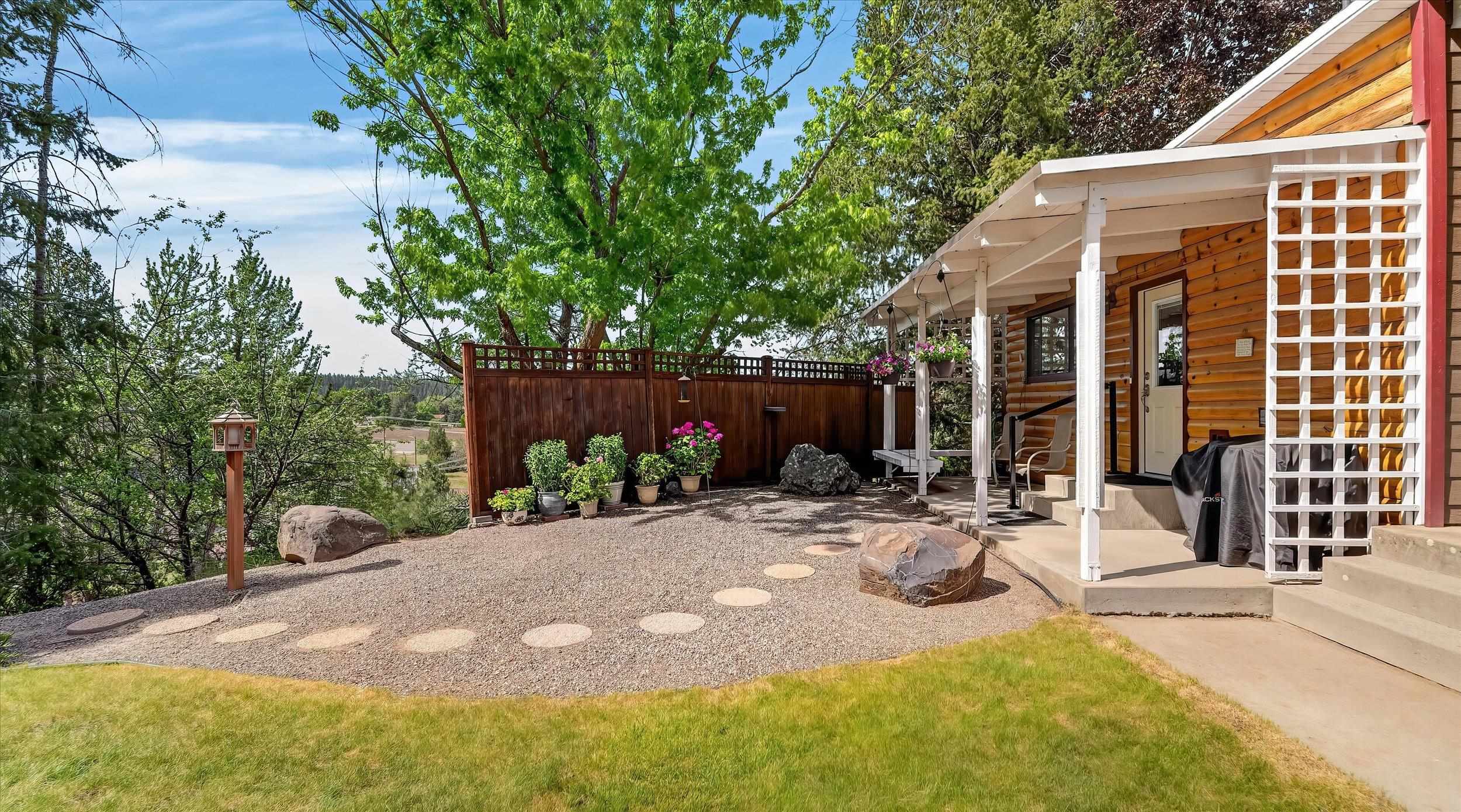 3116 East Center Road Mead, WA 99021 - Photo 5 of 50